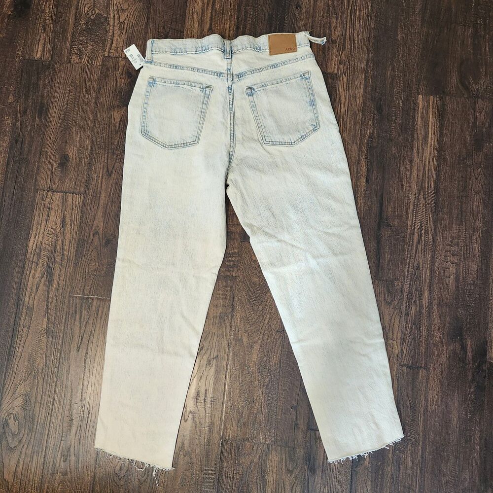 NWD Aeropostale Womens Stretch Mom Jean Cut Off Light Wash High Rise Size 10 - Picture 2 of 16